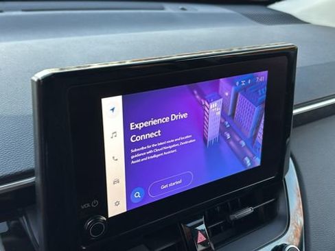 Used 2024 Toyota Corolla Cross LE image 4