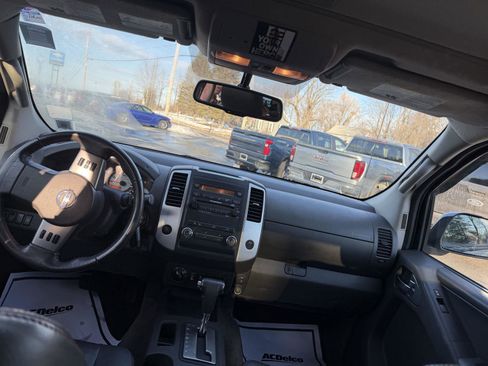 Used 2012 Nissan Frontier PRO-4X w/ Pro-4x Luxury Pkg image 10