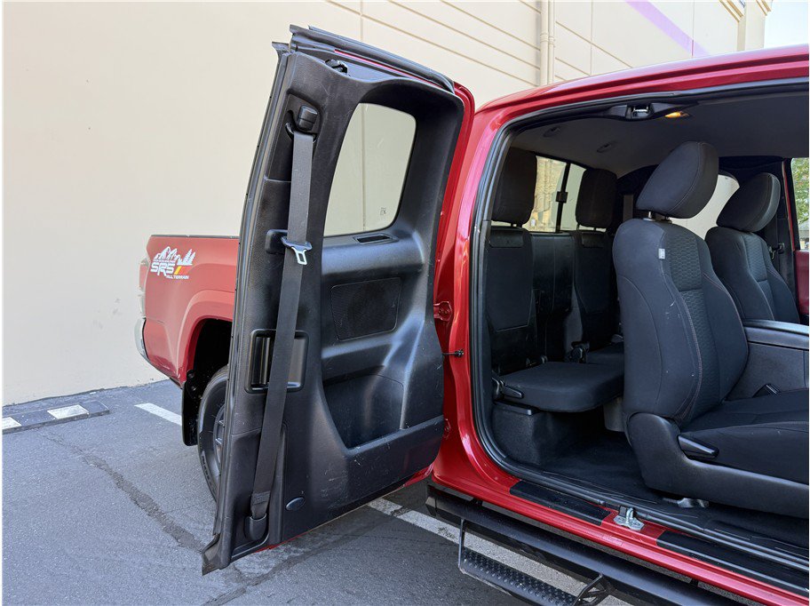 Used 2017 Toyota Tacoma SR5 w/ Tow Package RWD image 19