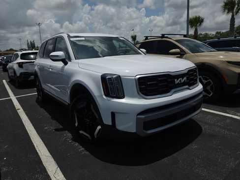 Certified 2023 Kia Telluride S w/ S Sunroof Package AWD/4WD image 1