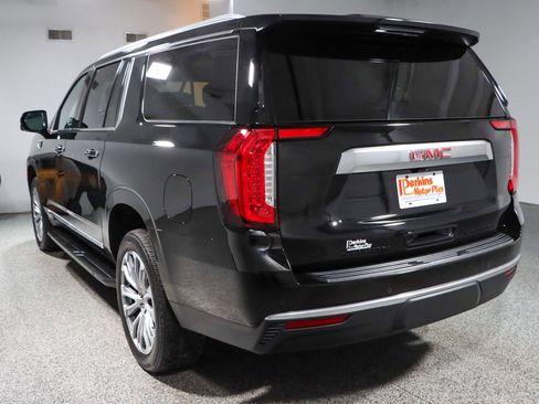 Used 2023 GMC Yukon XL Denali AWD/4WD image 9