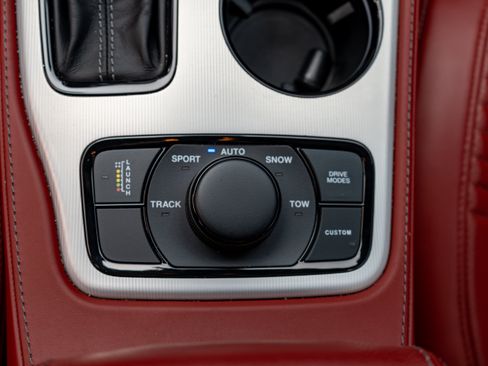 Used 2019 Jeep Grand Cherokee Trackhawk AWD/4WD image 40