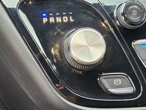 Used 2020 Chrysler Pacifica Touring w/ S Appearance Package image 25