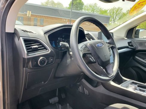 Certified 2024 Ford Edge SE w/ Black Appearance Package AWD/4WD image 16