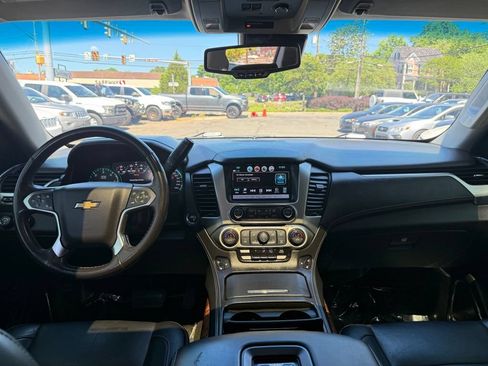 Used 2018 Chevrolet Suburban Premier w/ RST Edition AWD/4WD image 18