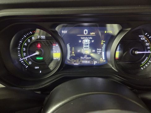 Certified 2025 Jeep Wrangler Sahara w/ Safety Group image 16