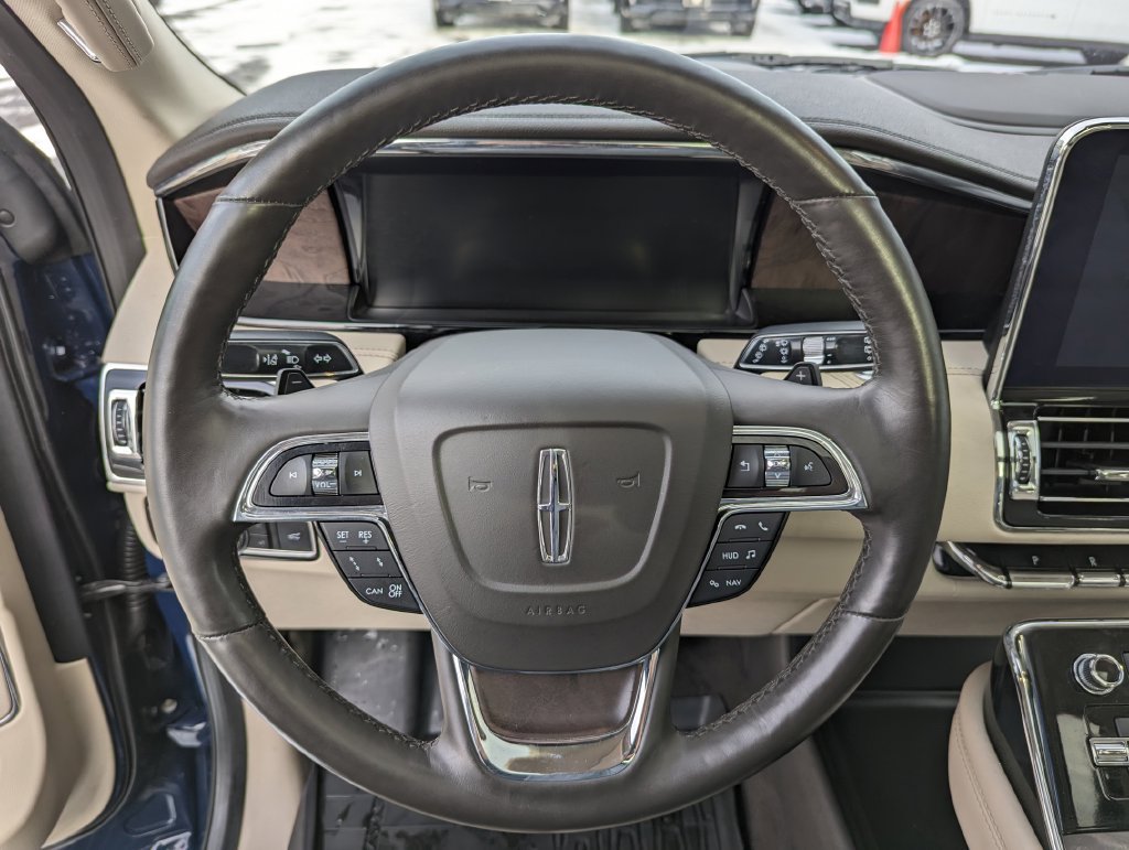 Used 2020 Lincoln Navigator L Reserve w/ Equipment Group 201A Reserve AWD/4WD image 16