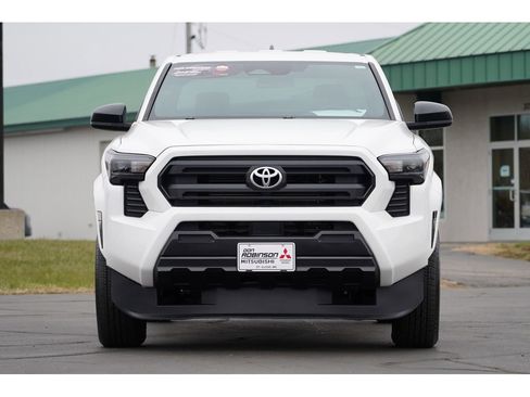 Used 2024 Toyota Tacoma SR image 8