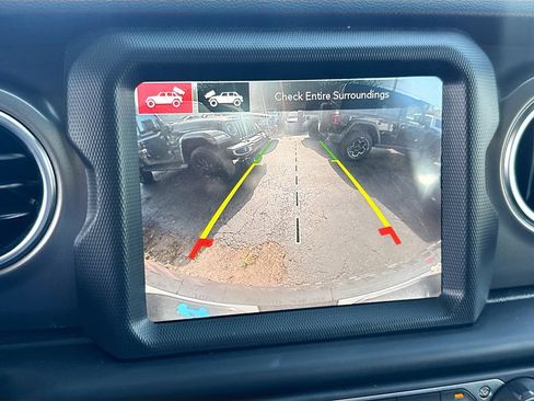 Used 2023 Jeep Wrangler Unlimited Rubicon 4xe w/ Cold Weather Group AWD/4WD image 14