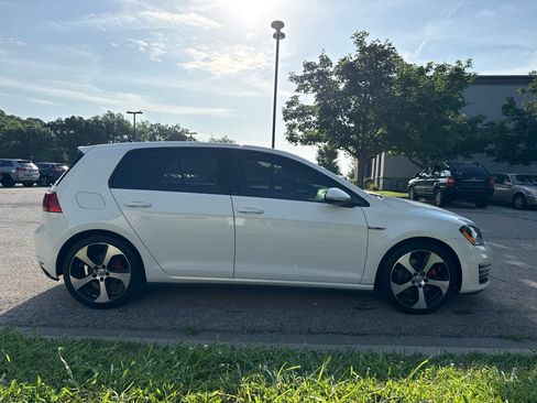 Used 2017 Volkswagen GTI S FWD image 4