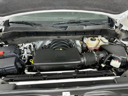 Used 2024 Chevrolet Silverado 1500 LT AWD/4WD image 31