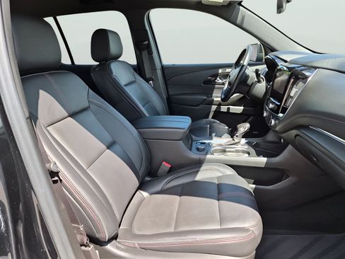 Used 2022 Chevrolet Traverse RS FWD image 41