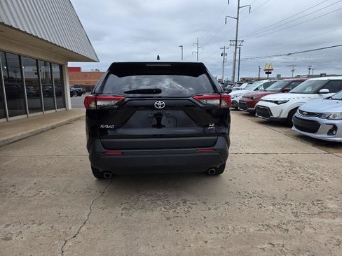 Used 2025 Toyota RAV4 LE AWD/4WD image 7