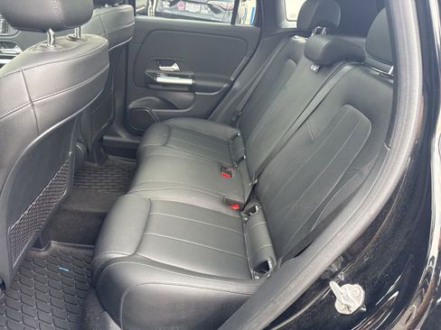 Used 2021 Mercedes-Benz GLA 250 4MATIC image 28