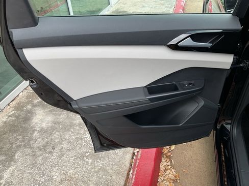 Used 2025 Volkswagen Taos S image 17