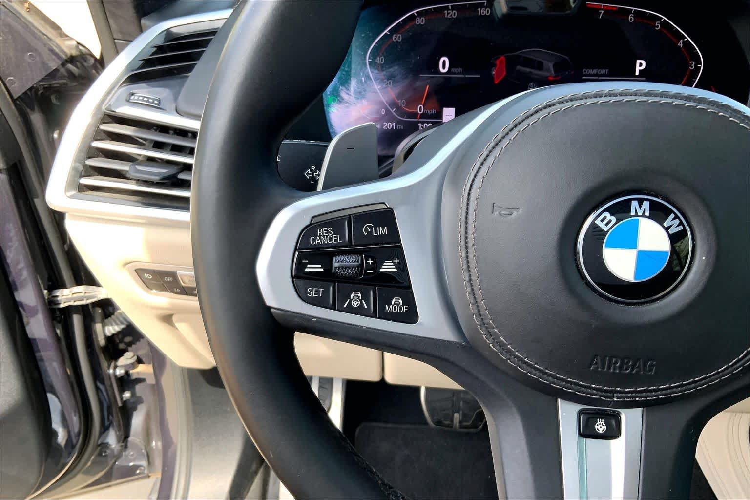 Used 2020 BMW X7 xDrive40i w/ M Sport Package AWD/4WD image 22