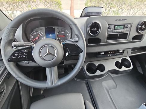 New 2025 Mercedes-Benz Sprinter 2500 image 10