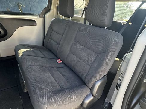 Used 2020 Dodge Grand Caravan SE w/ UConnect Hands-Free Group image 10