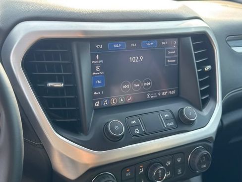 Used 2023 GMC Acadia SLT FWD image 18