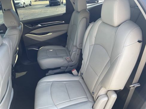 Used 2021 Buick Enclave Essence AWD/4WD image 4