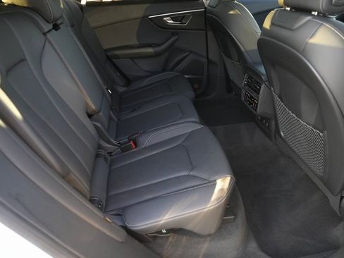 Used 2023 Audi Q8 Prestige image 16