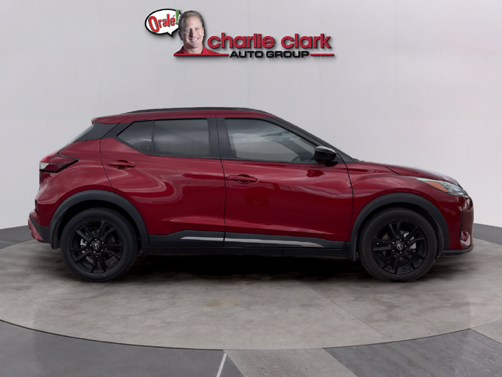 Certified 2024 Nissan Kicks SR w/ SR Premium Package FWD image 6
