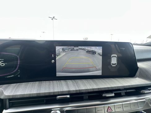 Used 2024 Kia Telluride EX w/ EX Captain's Chair Package image 23