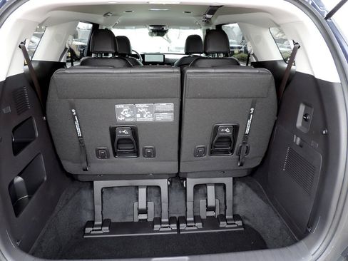 New 2026 Kia Carnival FWD image 12