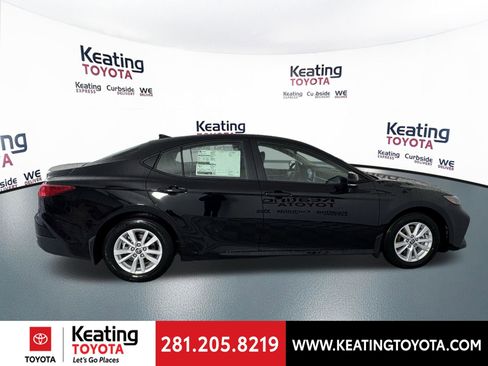 Used 2026 Toyota Camry LE FWD image 4