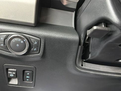 Used 2020 Ford F150 Lariat image 18