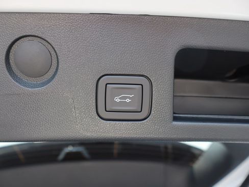 New 2027 Chevrolet Equinox LT w/ Convenience Package II FWD image 28