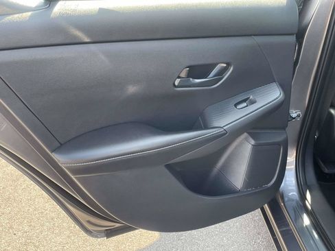 Used 2025 Nissan Sentra SV FWD image 12