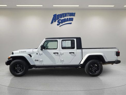 Used 2024 Jeep Gladiator Sport AWD/4WD image 4