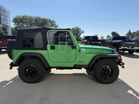 Used 2004 Jeep Wrangler 4WD w/ 30" Tire & Wheel Group image 24