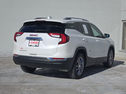 Used 2022 GMC Terrain SLT w/ Infotainment Package II image 8