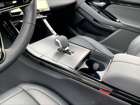 Used 2026 Land Rover Range Rover Evoque S image 20
