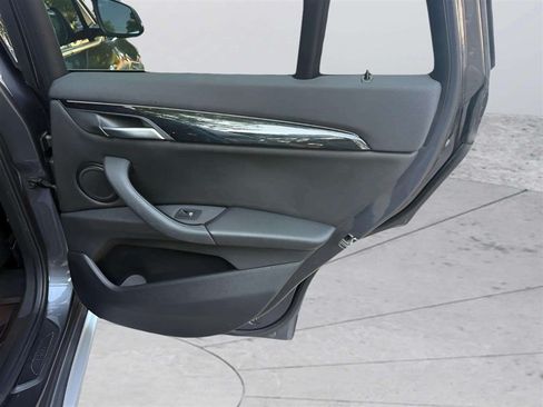 Used 2019 BMW X1 sDrive28i w/ Convenience Package FWD image 13