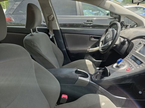 Used 2013 Toyota Prius Two FWD image 11