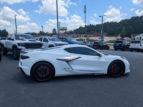 Used 2025 Chevrolet Corvette Z06 w/ Stealth Interior Trim Package RWD image 4