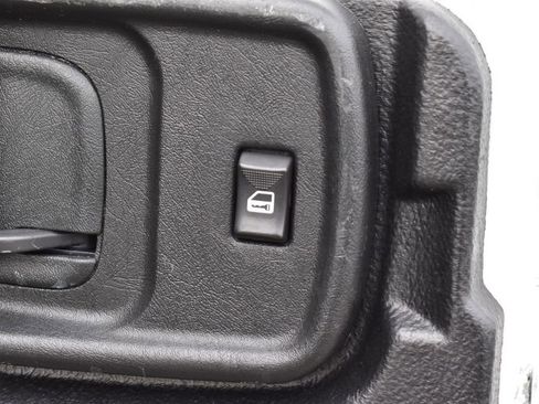 Used 2018 GMC Savana 2500 w/ Communications Package image 24