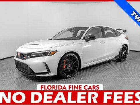 Used 2024 Honda Civic Type R image 1