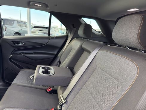 Used 2024 Chevrolet Equinox LT image 33