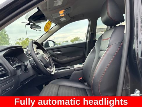 Used 2025 Nissan Rogue SV AWD/4WD image 11