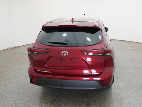 New 2026 Toyota Highlander XLE AWD/4WD image 12