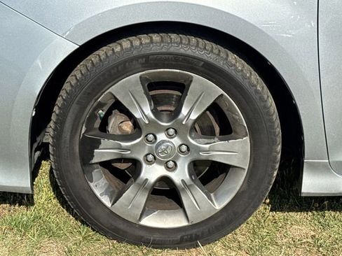 Used 2014 Toyota Sienna SE w/ SE Premium Package w/Entune FWD image 24