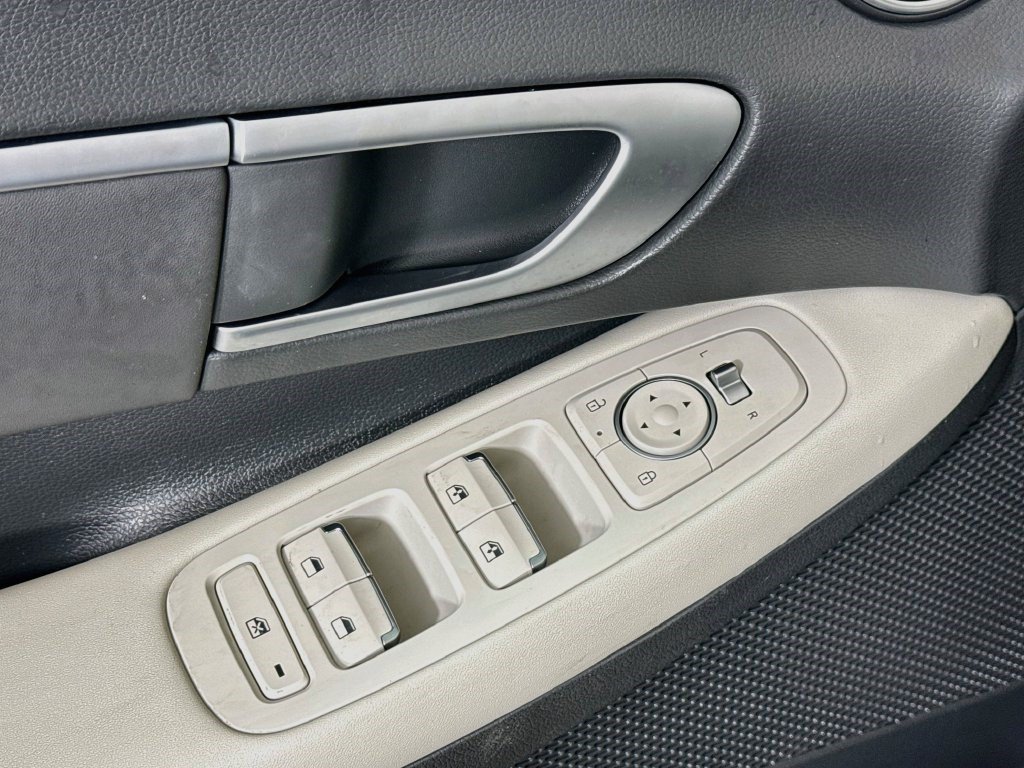 Used 2025 Hyundai Sonata SEL FWD image 22