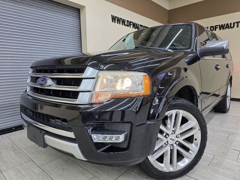 Used 2017 Ford Expedition Platinum RWD image 5
