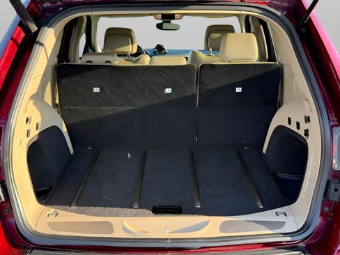 Used 2017 Jeep Grand Cherokee Limited image 9