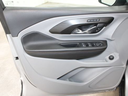 Used 2019 GMC Terrain SLT w/ Preferred Package FWD image 16