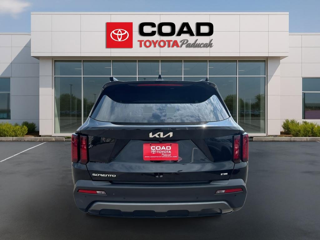 Used 2023 Kia Sorento S w/ Panoramic Sunroof Package AWD/4WD image 6
